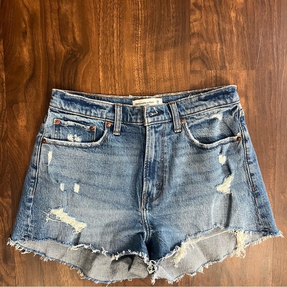 Abercrombie & Fitch The Mom Shorts High Rise - Picture 6 of 6